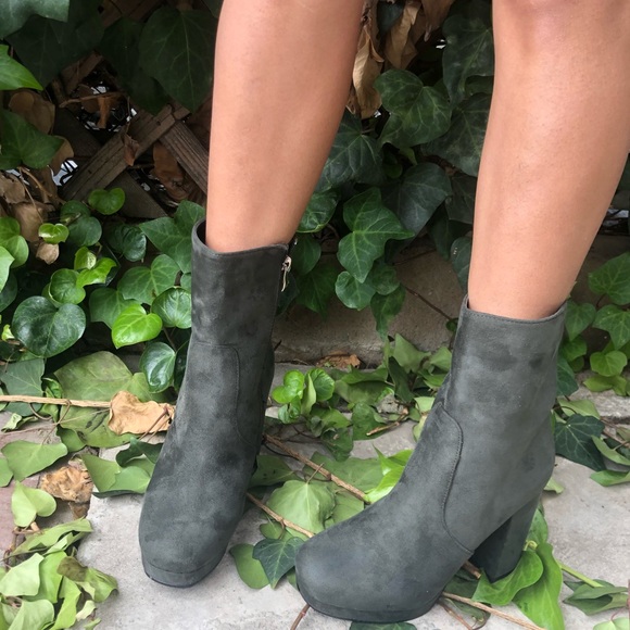 NEW Olive Suede Go Go Shoes Chucky Heel Ankle Boot - Picture 4 of 7